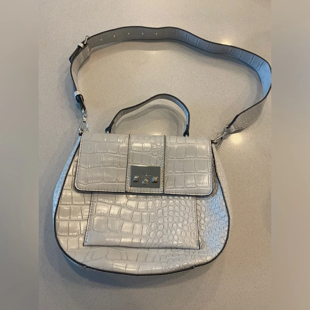 Guess bag - Picture 2 of 6